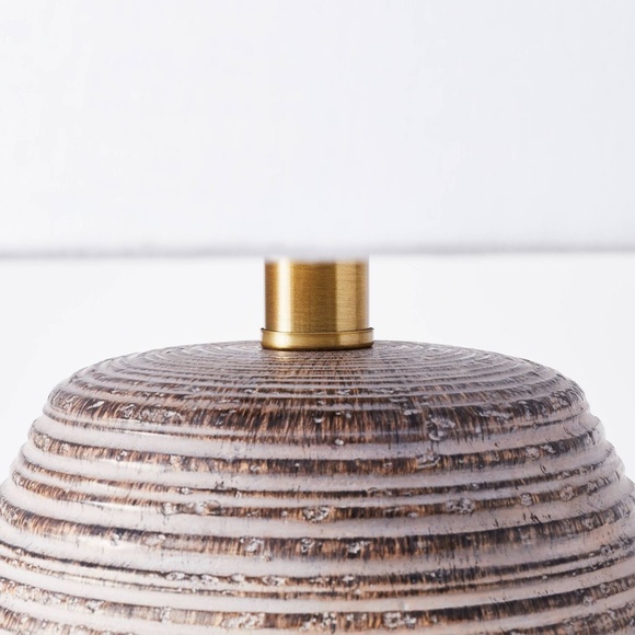 Studio McGee Threshold ceramic table lamp tan - Picture 2 of 7